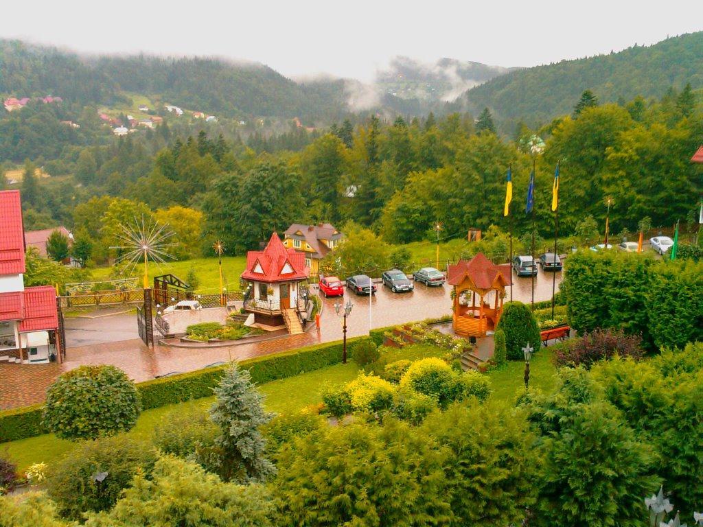 Hôtel Karpaty à Yaremtche Extérieur photo