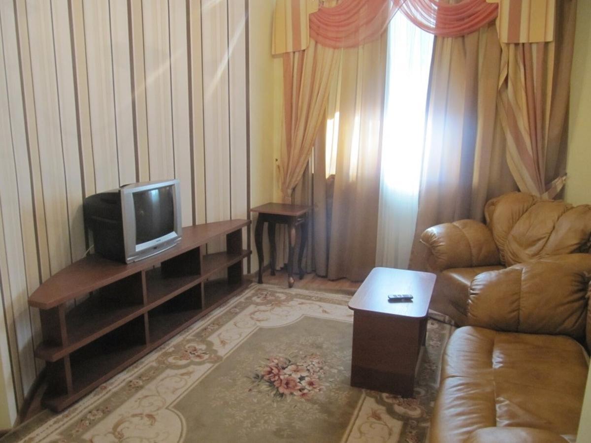 Hôtel Karpaty à Yaremtche Extérieur photo