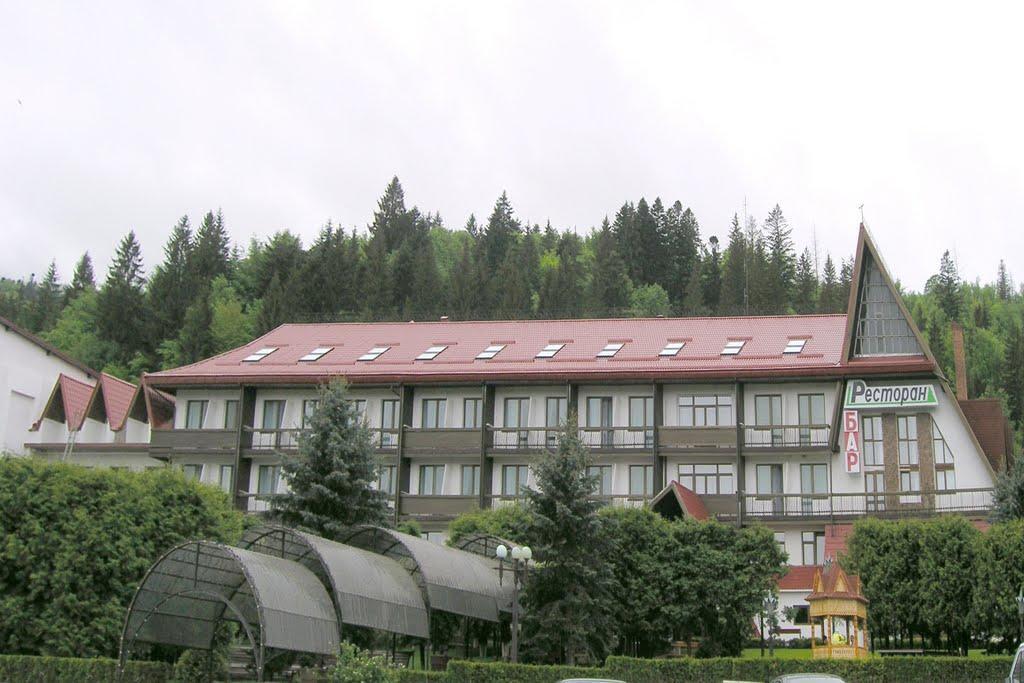 Hôtel Karpaty à Yaremtche Extérieur photo