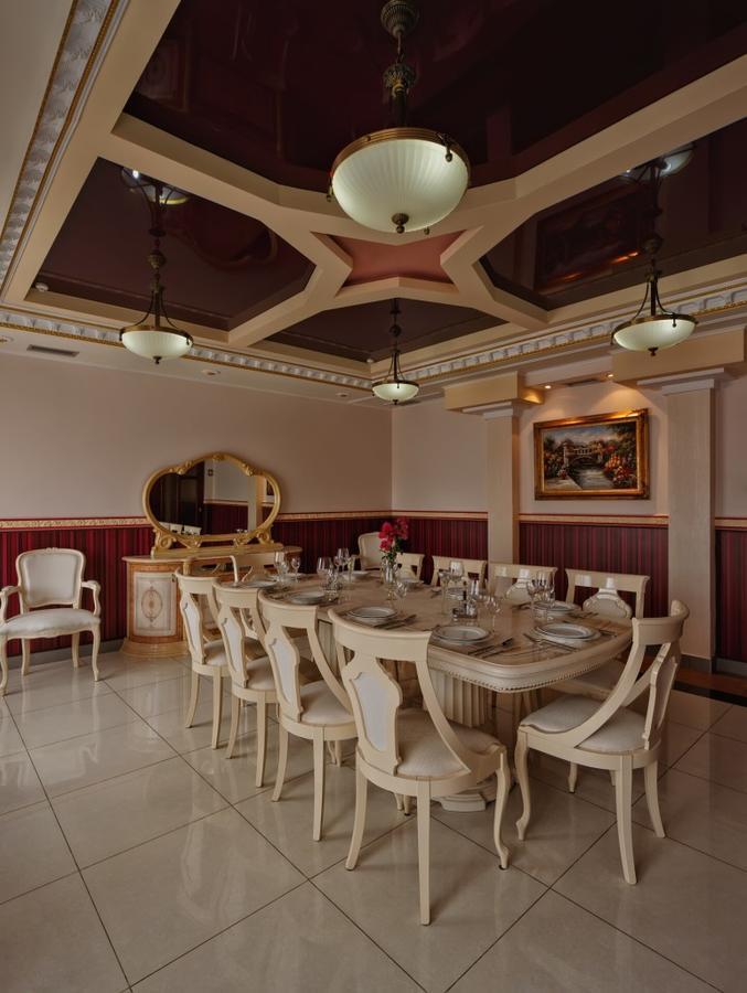 Hôtel Karpaty à Yaremtche Extérieur photo