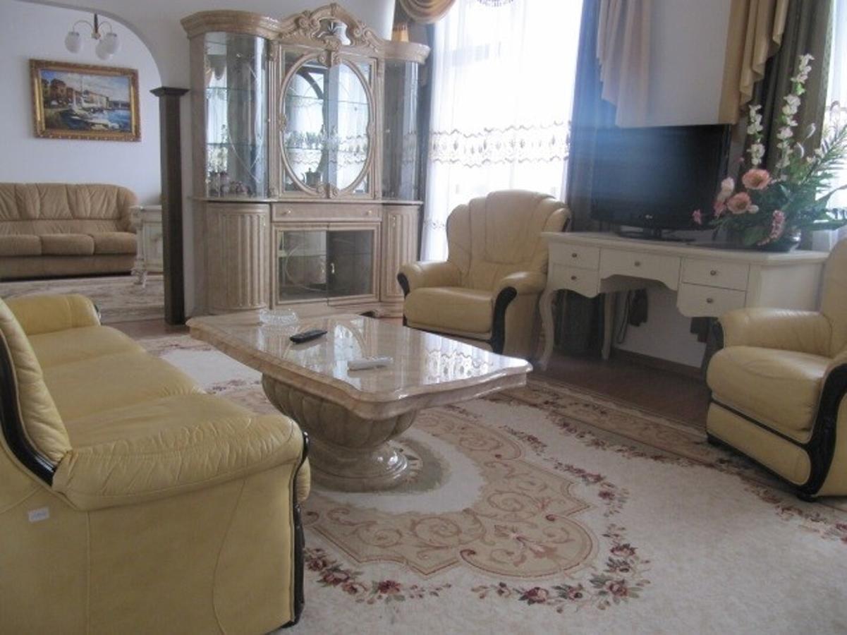 Hôtel Karpaty à Yaremtche Extérieur photo