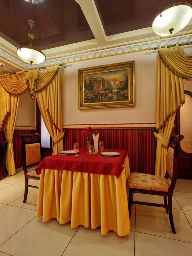 Hôtel Karpaty à Yaremtche Extérieur photo